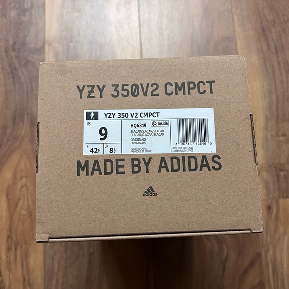 Yeezy 350 V2 knit black brand NEW - Picture 4 of 10